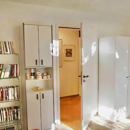 Schoenes Zimmer Mit Gartenblick 公寓